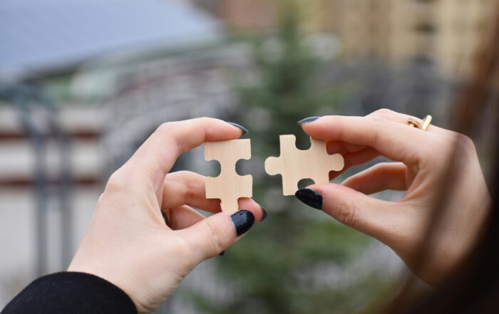 Puzzle mit fehlendem Teil als Symbol für kreative Lösungsprozesse